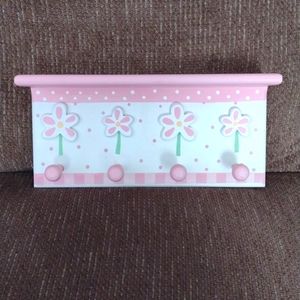 Sweetie Pie shelf and hanging knobs